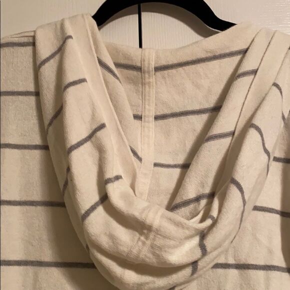 Gap Body Ivory & Grey Striped V Neck Hooded Pullover Sweater Size Large - Picture 7 of 8